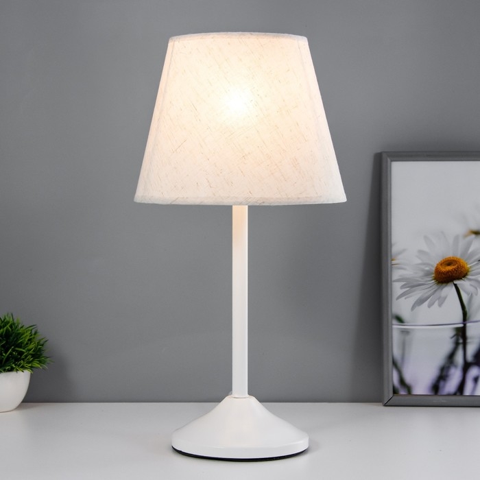 Лампа настольная  Лампа настольная "Элеонора" 1х15Вт Е27 белый 22х22х42см