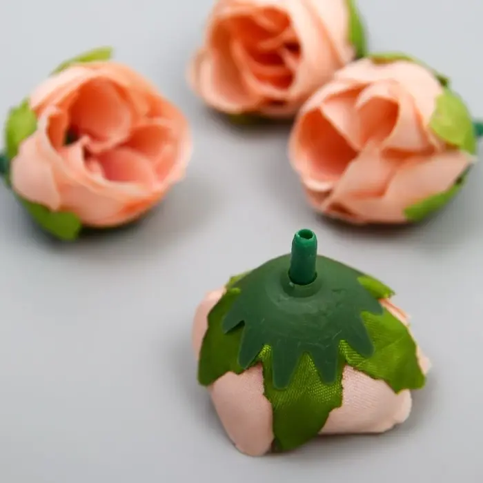 Бутон на ножке для декорирования "Роза пионовидный бутон" кремовая 2,5х3 см