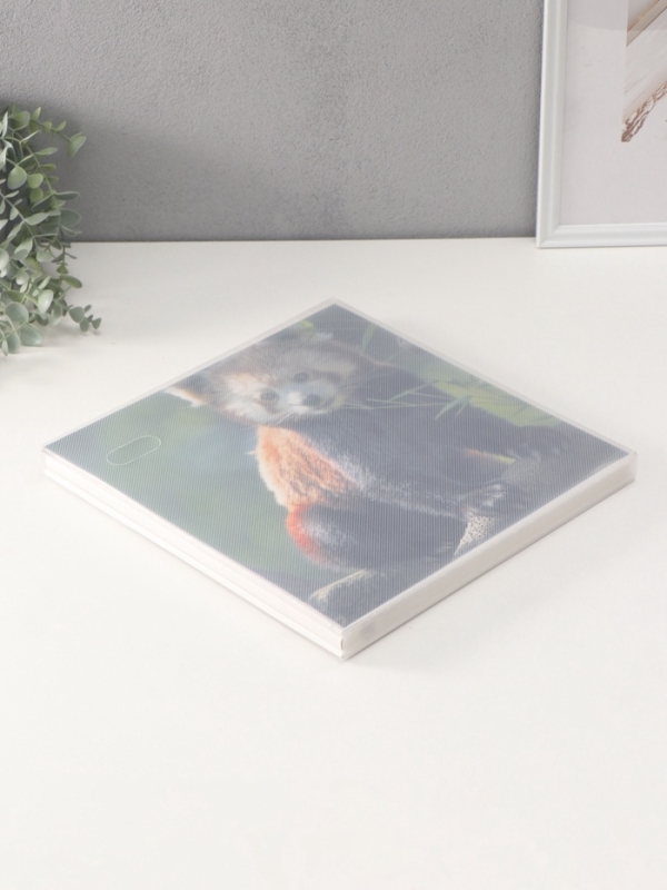 Фотоальбом магнитный 20 листов Фотоальбом магнитный 20 листов "Красная панда" кожзам, в коробке 2,6х32х33,5 см