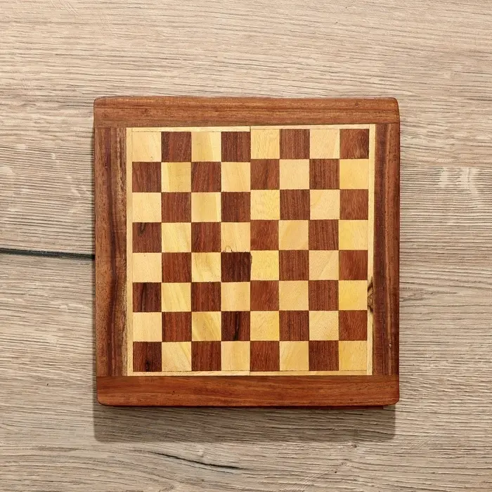 Шахматы магнитные, 20.5&times;20.5&times;3.5 см, дерево шишам