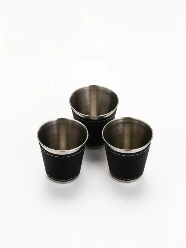 Стопки в чехле &laquo;Лучший охотник&raquo;: нержавеющая сталь, набор 3 шт.&times;70 мл