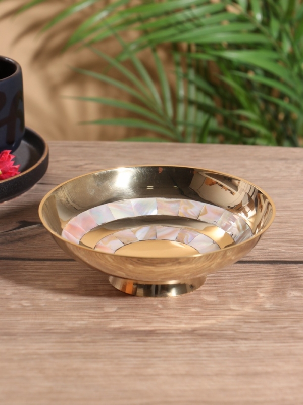 Блюдо сервировочное Блюдо сервировочное "Золотая с перламутром" латунь 14,5х14,5х5 см