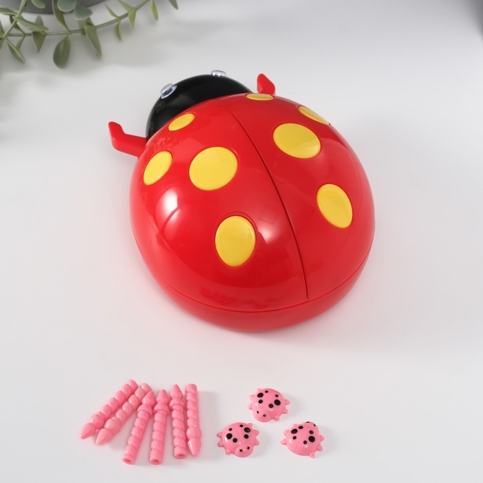 Шкатулка музыкальная механическая Шкатулка музыкальная механическая "Божья коровка" красная 12х15х8,5 см