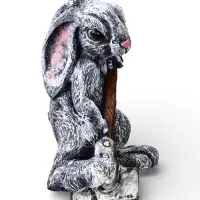 Садовая фигура из полистоуна &laquo;Заяц с лопатой&raquo;, 30&times;18&times;35 см