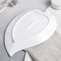 Блюдо для подачи &laquo;Лист&raquo;, 25&times;16&times;2 см, керамика, цвет белый