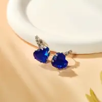 Серьги со стразами &laquo;Сердце&raquo;, мерцание, синие в серебре