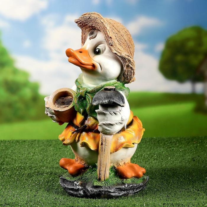 Садовая фигура  Садовая фигура "Утенок с мотыгой" 27х27х45см