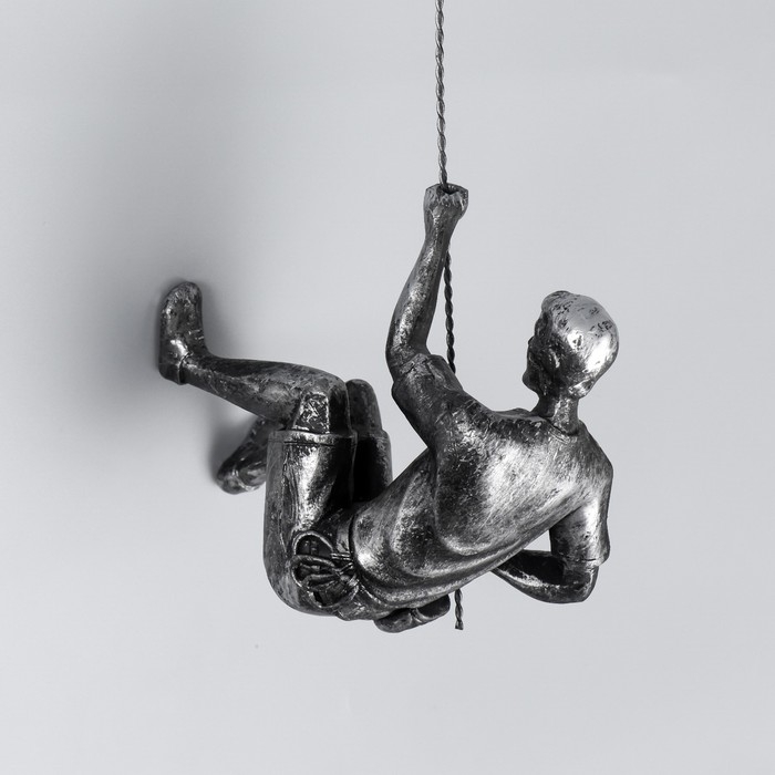 Сувенир полистоун  Сувенир полистоун "Покорение вершины" правый, чернённое серебро 18х8 см