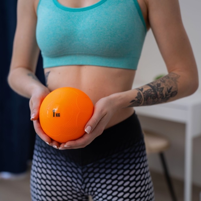 Медицинбол ONLYTOP, 1 кг Медицинбол ONLYTOP, 1 кг