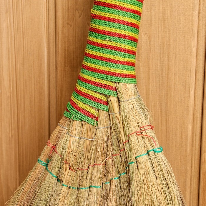 Веник рисовый с бамбуковой ручкой, 80 см Веник рисовый с бамбуковой ручкой, 80 см