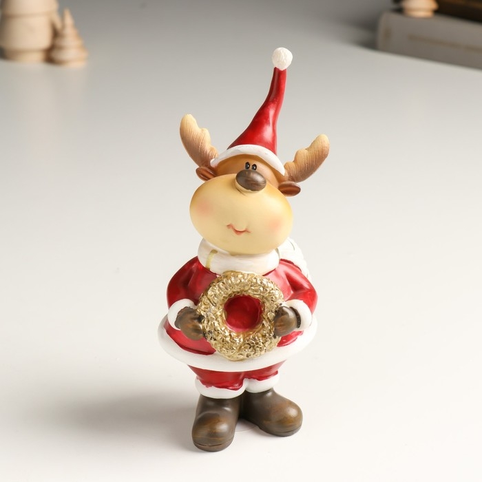 Сувенир полистоун Сувенир полистоун "Лосик в красном кафтане и колпаке, с золотым венком" 8х6х16,5 см