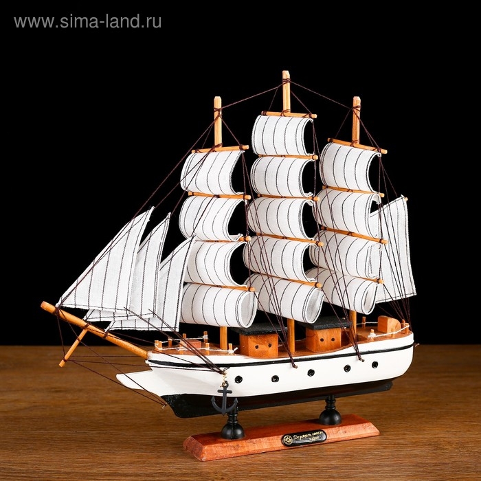 Корабль сувенирный средний «Мортан», борта белые, 33х31х5 см Корабль сувенирный средний «Мортан», борта белые, 33х31х5 см