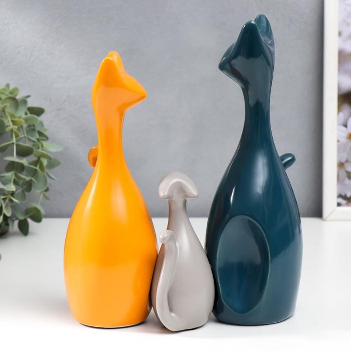 Сувенир керамика Сувенир керамика "Три кота" синий и оранжевый,серый набор 3 шт 11,5х4,5х6 21х7х9 24х7,5х9,5 см 7509