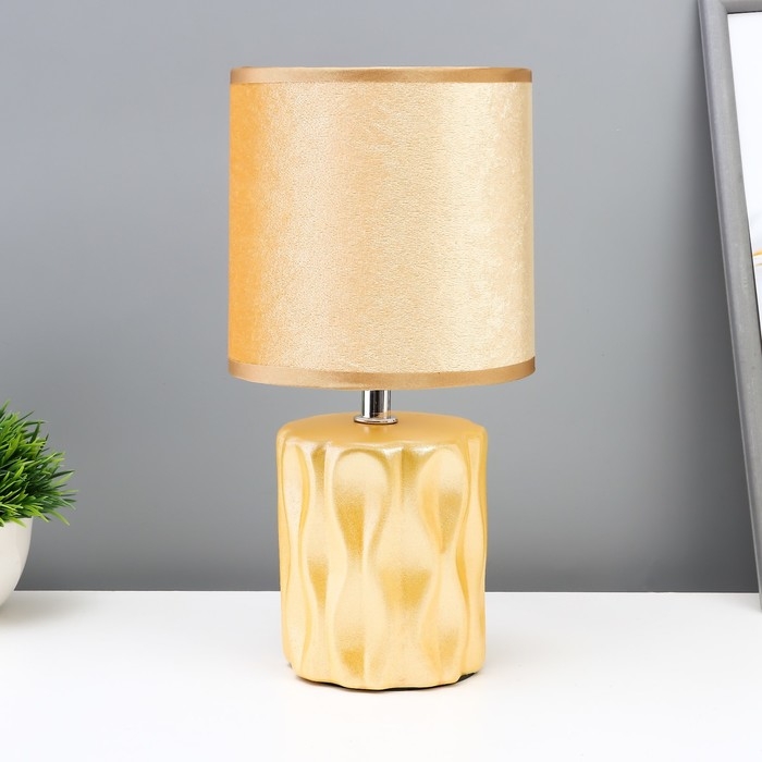 Настольная лампа Настольная лампа "Мюриэль" Е14 40Вт золотой 13х13х26,5 см