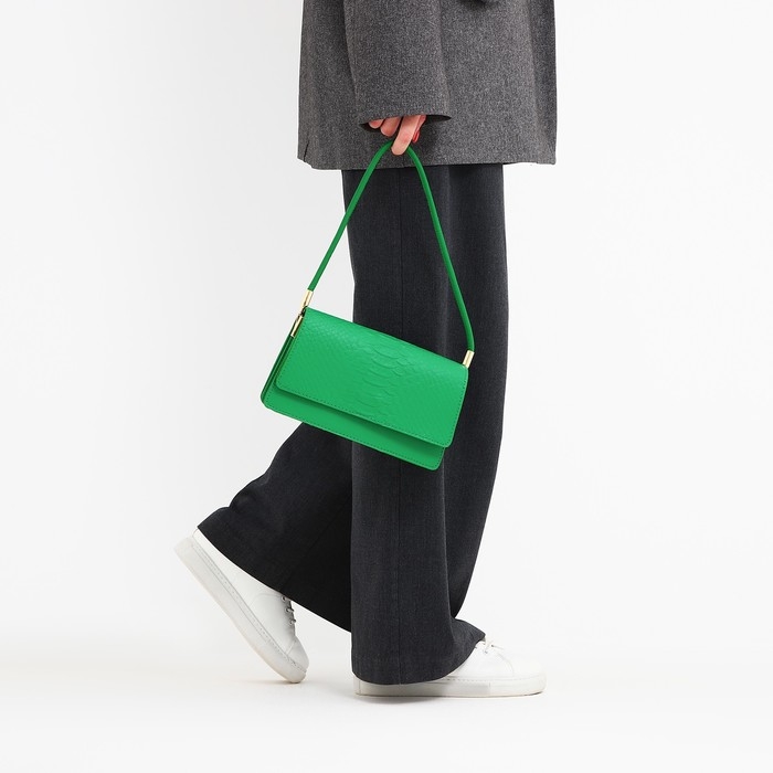 Сумка женская багет на клапане, цвет зелёный Сумка женская багет на клапане, цвет зелёный