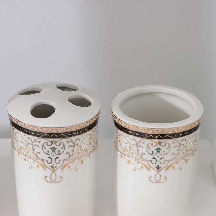 Набор аксессуаров для ванной комнаты Доляна «Золотая роскошь», 4 предмета (дозатор 250 мл, мыльница, 2 стакана), цвет белый Набор аксессуаров для ванной комнаты Доляна «Золотая роскошь», 4 предмета (дозатор 250 мл, мыльница, 2 стакана), цвет белый