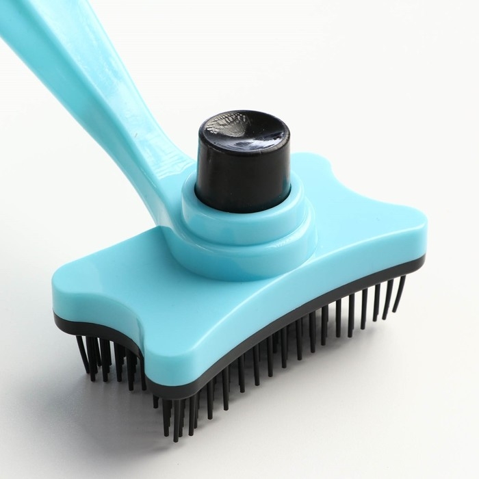 Пуходерка пластиковая  Пуходерка пластиковая "Косточка" с самоочисткой, 8,5 х 12,5 см, голубая