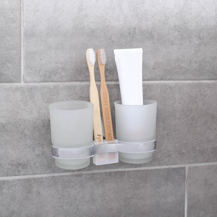 Держатель для зубных щёток настенный, Accoona A11004, 2 стакана, стекло, цвет хром Держатель для зубных щёток настенный, Accoona A11004, 2 стакана, стекло, цвет хром