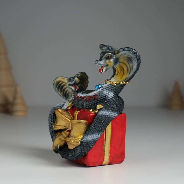 Копилка полистоун Копилка полистоун "Змейки счастья с подарком" 9,5х6,5х11,2 см