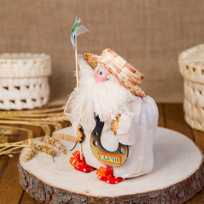 Оберег-домовой Оберег-домовой "Андрейка в соломенной шляпе, с денежным веером", 19х13х10 см МИКС