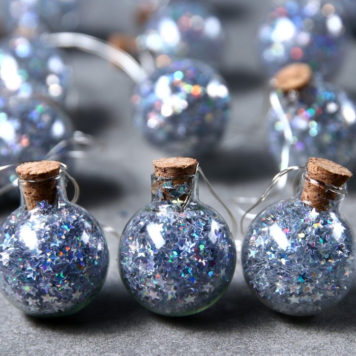 Гирлянда «Нить» 1.6 м с насадками «Шарики с серебристым конфетти», IP20, серебристая нить, 15 LED, батарейки ААх2 (нет в комплекте), свечение белое Гирлянда «Нить» 1.6 м с насадками «Шарики с серебристым конфетти», IP20, серебристая нить, 15 LED, батарейки ААх2 (нет в комплекте), свечение белое