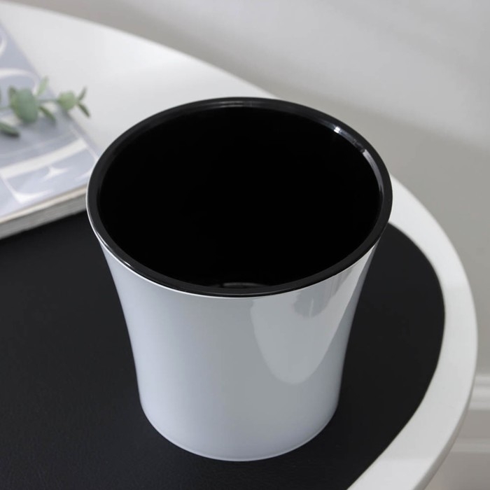 Кашпо для цветов со вставкой «Арте», 1,2 л, бело-чёрное