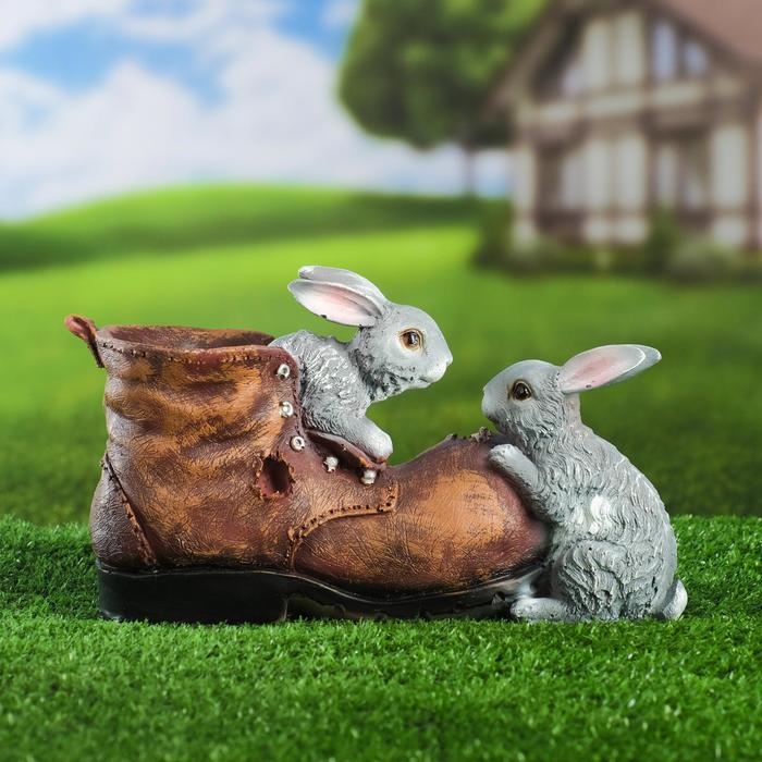 Фигурное кашпо  Фигурное кашпо "Башмак с зайчиками" 26х12х15см