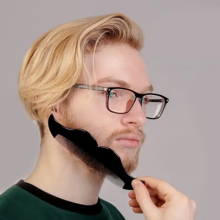 Расчёска-гребень для усов и бороды «УСЫ», 18×6.5 см, чёрная Расчёска-гребень для усов и бороды «УСЫ», 18×6.5 см, чёрная