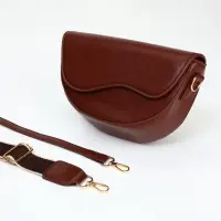 Сумка женская мессенджер на магните, 23&times;8&times;16 см, красно-коричневая