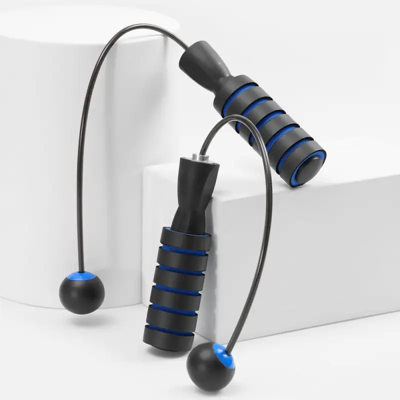 Беспроводная скакалка Silentino, черная с синим Беспроводная скакалка Silentino, черная с синим