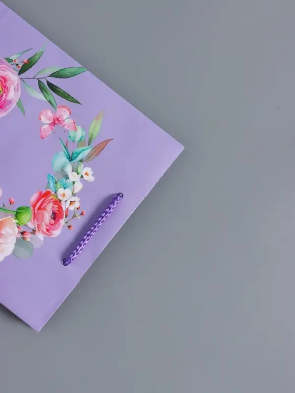 Пакет подарочный "Цветочная симфония" ламинированный 18 х 22,3 х 10 см