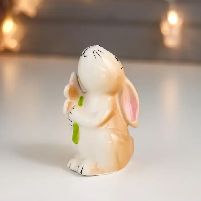 Фигурка керамика &laquo;Зайчик с ромашкой&raquo;, 9.2&times;5.7&times;6.2 см