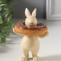 Сувенир полистоун "Зайчик с пончиком в глазури на шее" 8,8х7,8х12 см