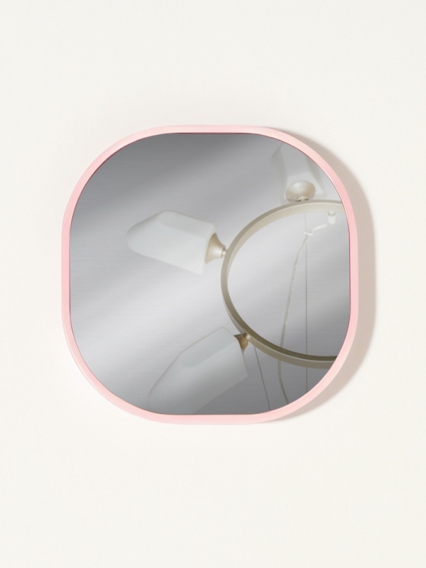 Зеркало карманное «Узор», с подставкой, 8 × 8 см, цвет чёрный