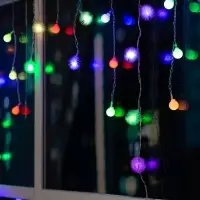 Гирлянда &laquo;Бахрома&raquo; 1.8&times;0.5 м с насадками &laquo;Шарики и ёжики&raquo;, IP20, прозрачная нить, 48 LED, свечение мульти (RG/RB), мигание, 220 В