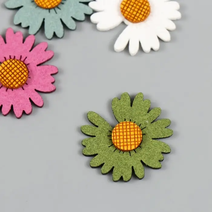 Декор для творчества иск. замша "Цветная ромашка" МИКС 2,5х2,5 см