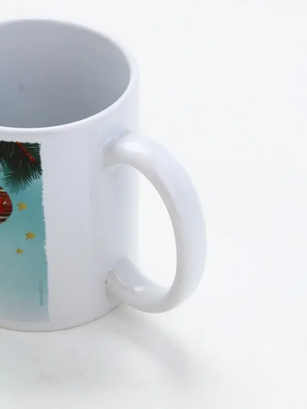 Кружка керамическая новогодняя «Приятных сюрпризов!», 320 мл