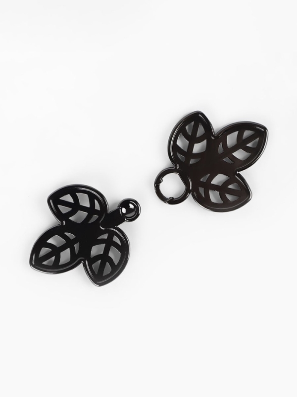 Декоративная застёжка «Листья», 5,5 × 2,6 см, цвет чёрный Декоративная застёжка «Листья», 5,5 × 2,6 см, цвет чёрный