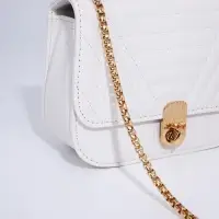 Сумка женская мессенджер на клапане, 18&times;7&times;13 см, со стёжкой, белая