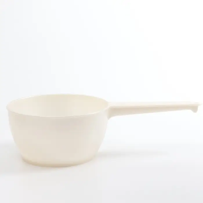 Ковш пластиковый для купания и мытья головы, детский банный ковшик, 1 л., белый