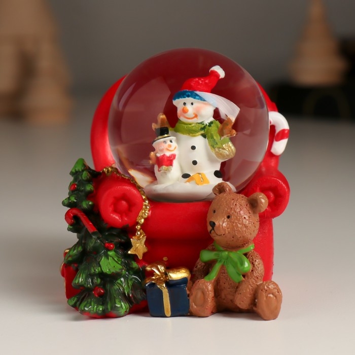 Сувенир полистоун водяной шар Сувенир полистоун водяной шар "Дед Мороз/Снеговик в кресле с медведем" МИКС 6,7х6,3х7,2 см 1047342