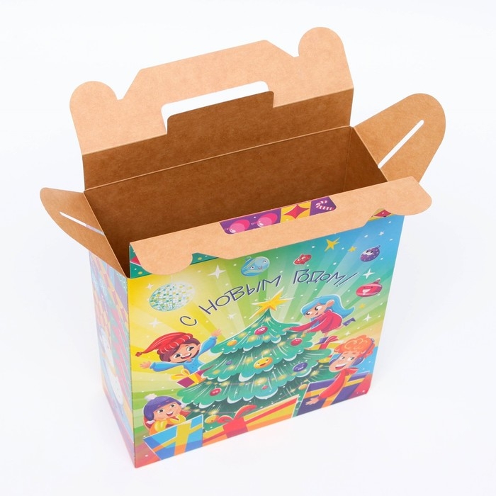 Новый год. Подарочная коробка новогодняя Фиеста 17 х 7 х 25,5 см. Новый год. Подарочная коробка новогодняя Фиеста 17 х 7 х 25,5 см.