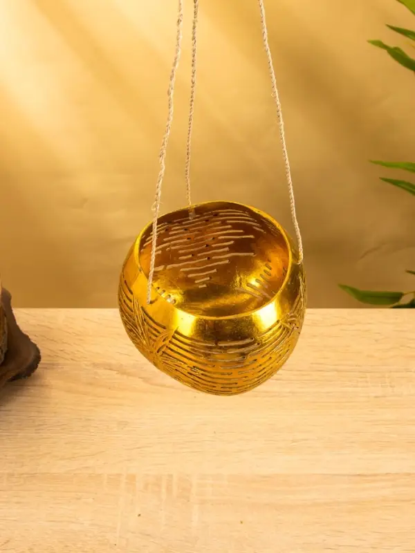 Подсвечник подвесной из кокоса, 9-12 см, золотистый Подсвечник подвесной из кокоса, 9-12 см, золотистый
