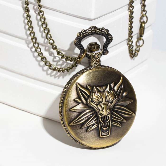 Часы карманные Часы карманные "Волчий оскал", кварцевые, 5.5 х 4.5 см, d циферблата-4 см