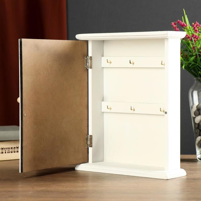 Ключница дерево 6 крючков Ключница дерево 6 крючков "Цветы и бабочки. Love" 26,5х21х6,8 см