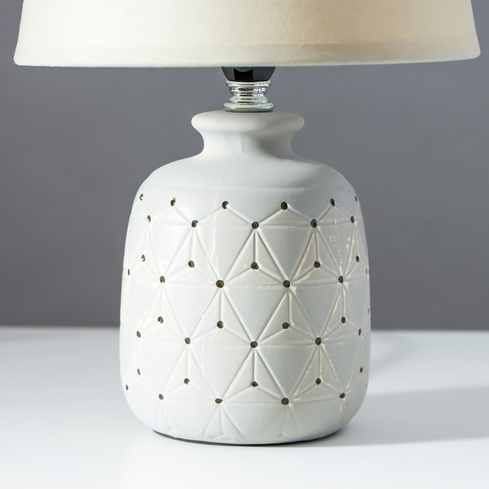 Лампа настольная 16735/1WT E14 40Вт белый h.31см RISALUX Лампа настольная 16735/1WT E14 40Вт белый h.31см RISALUX