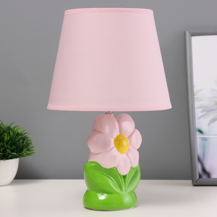 Настольная лампа  Настольная лампа "Цветок" Е14 40Вт розовый 20х20х33см