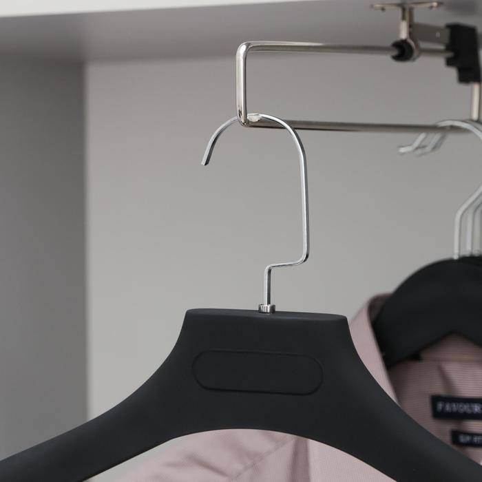 Плечики - вешалка для одежды, размер 48-50, покрытие soft-touch, цвет чёрный Плечики - вешалка для одежды, размер 48-50, покрытие soft-touch, цвет чёрный