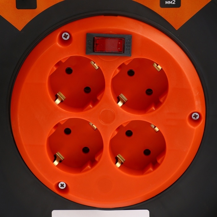 Удлинитель на катушке Luazon Lighting ЕСО, 4 розетки, 20 м, 10 А, ПВС 3х0.75 мм2, с з/к, IP 20, термовыключатель Удлинитель на катушке Luazon Lighting ЕСО, 4 розетки, 20 м, 10 А, ПВС 3х0.75 мм2, с з/к, IP 20, термовыключатель