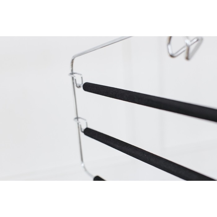 Плечики - вешалка для одежды LaDо́m Doux, 37×31см, многоуровневая, антискользящее покрытие, цвет чёрный Плечики - вешалка для одежды LaDо́m Doux, 37×31см, многоуровневая, антискользящее покрытие, цвет чёрный